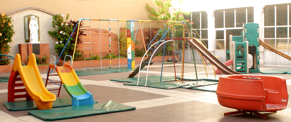 Colegio sagrado Corazón de Belgrano_patio jardin infantes