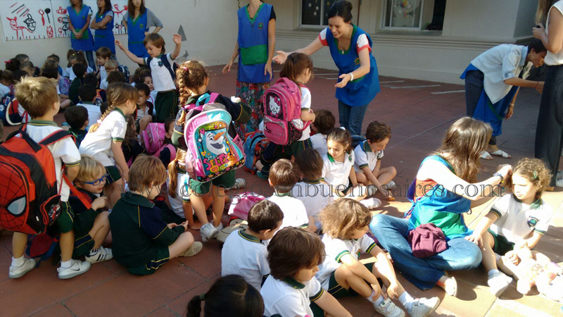 algunos niños tienen temor al comienzo de clases copy