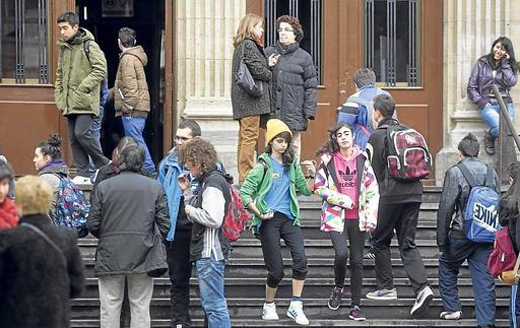 Todos los años, casi medio millón de alumnos abandona sus estudios 6