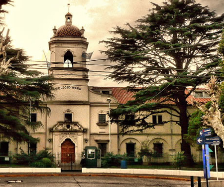 colegio WARD_entrada y frente_ barrio de morón