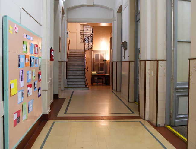 colegio del camen_pasillo_aulas