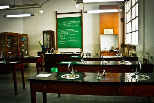 instituto patrocinio de san josé_colegiales_laboratorio