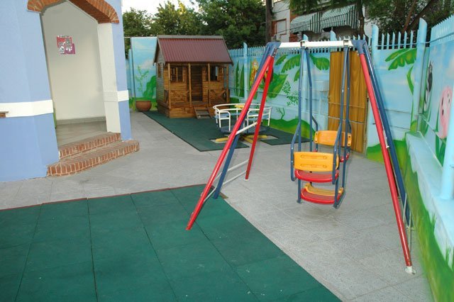 colegio-hercules-en-velez-sarsfield_patio-jardin