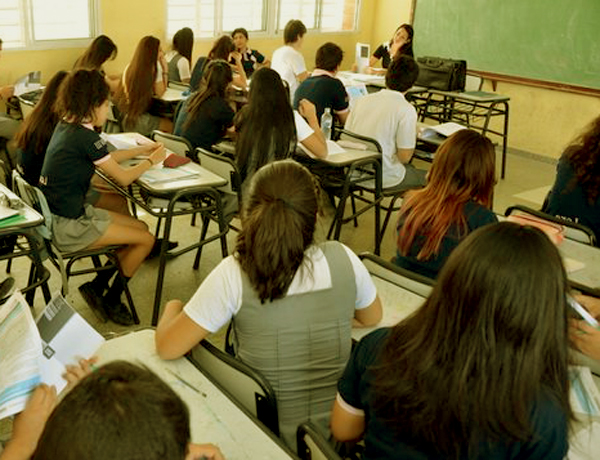 El rendimiento escolar en los colegios privados es superior al de las escuelas públicas 3