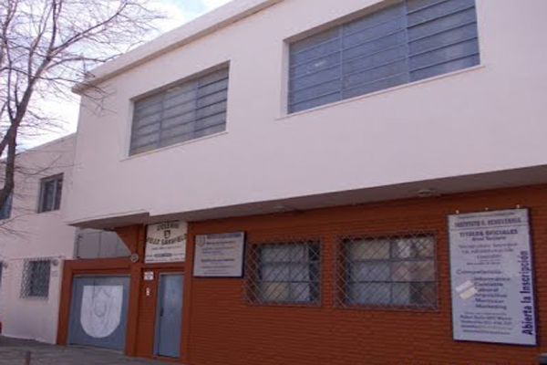 Instituto Esteban Echeverria 37