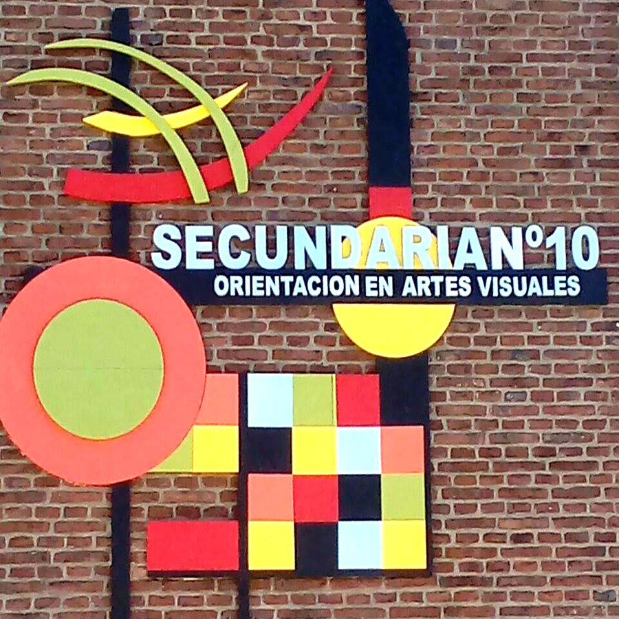 Escuela de Educación Secundaria 10 (Azul) 2